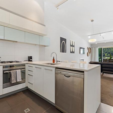 Stylish Haven Luxury Interiors In Prime Location Apartment Куийнстаун Екстериор снимка