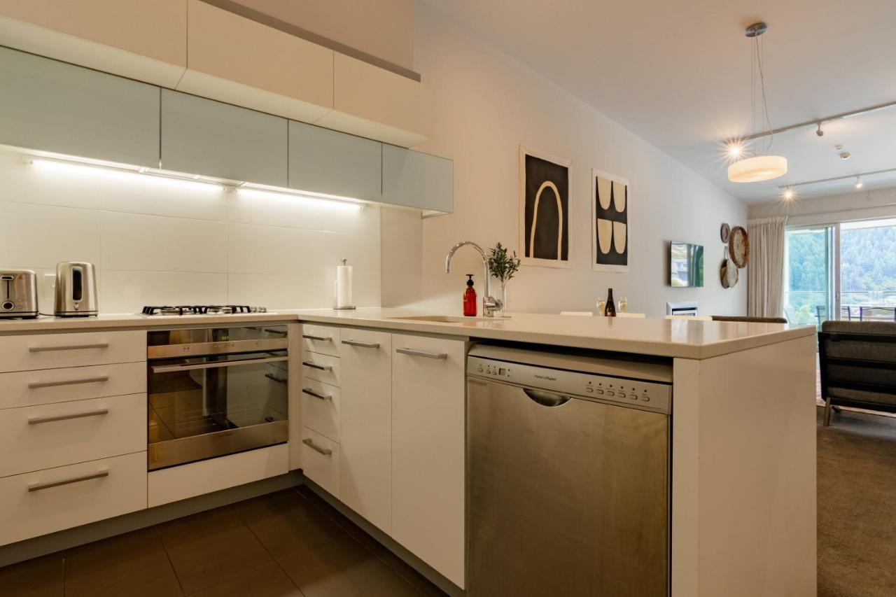 Stylish Haven Luxury Interiors In Prime Location Apartment Куийнстаун Екстериор снимка
