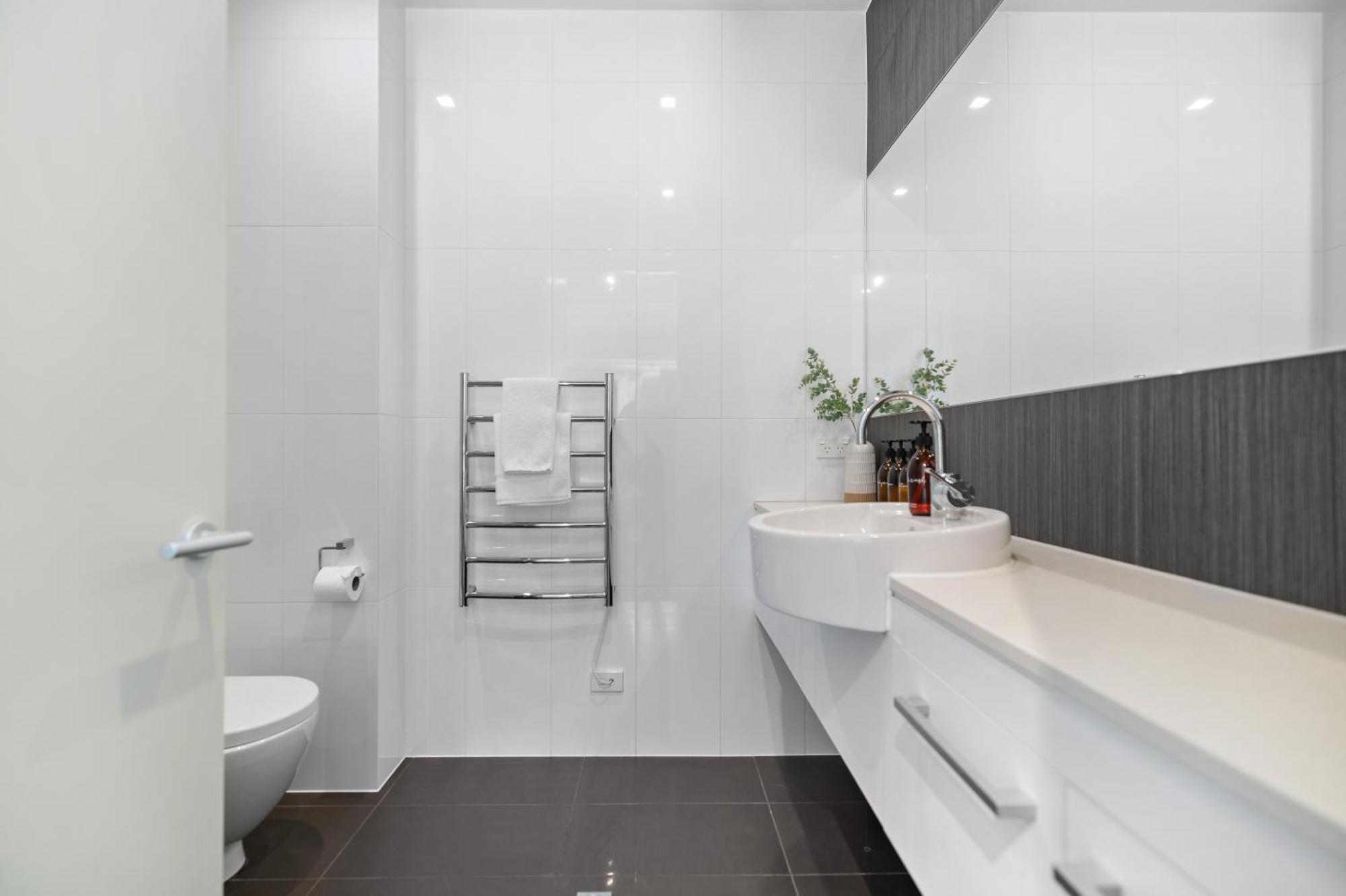 Stylish Haven Luxury Interiors In Prime Location Apartment Куийнстаун Екстериор снимка